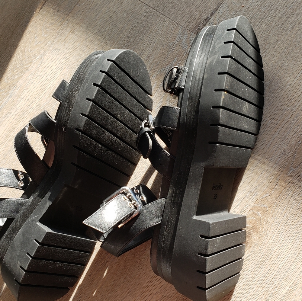 Platform Sandals - Picture 4 of 4